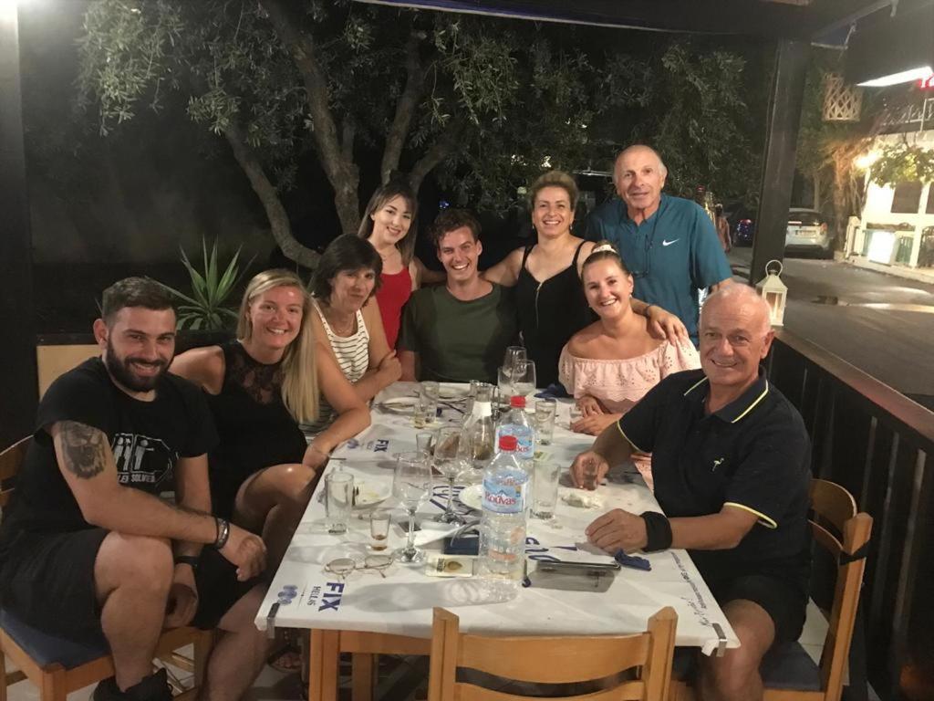 הרסוניסוס Eleni Apartments מראה חיצוני תמונה